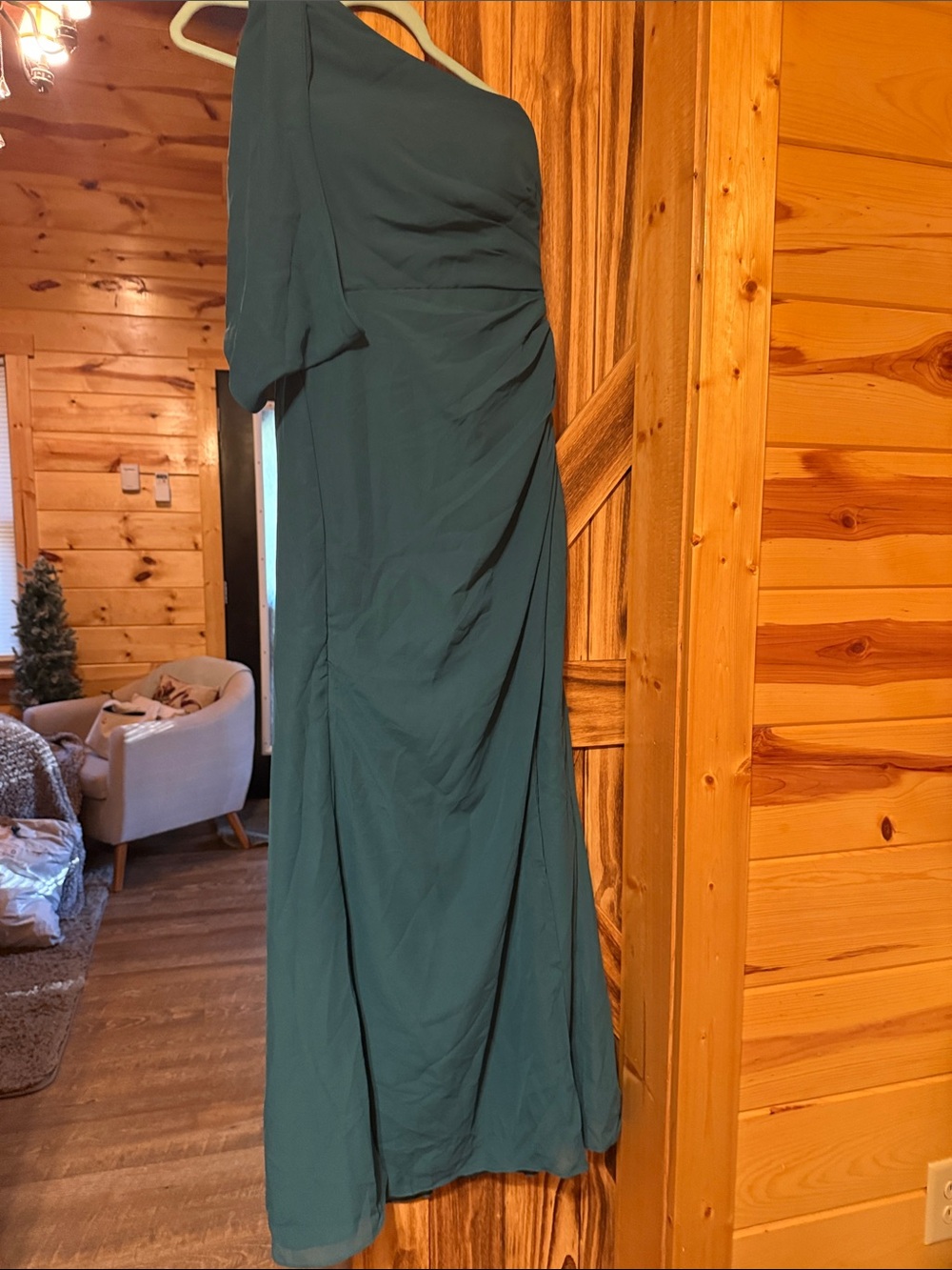 One-Shoulder Emerald Green Evening Gown